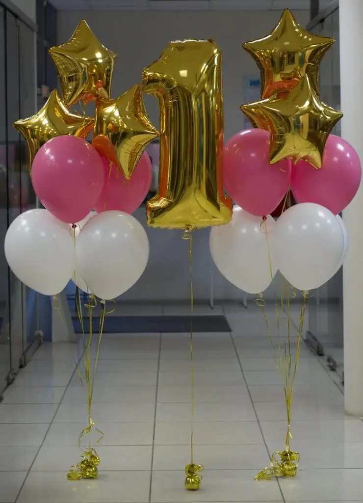 Balloons Lane Balloon delivery NYC in using colors Gold pink and white latex balloons 1st birthday gold balloons With big number 1 in gold for Birthday Party