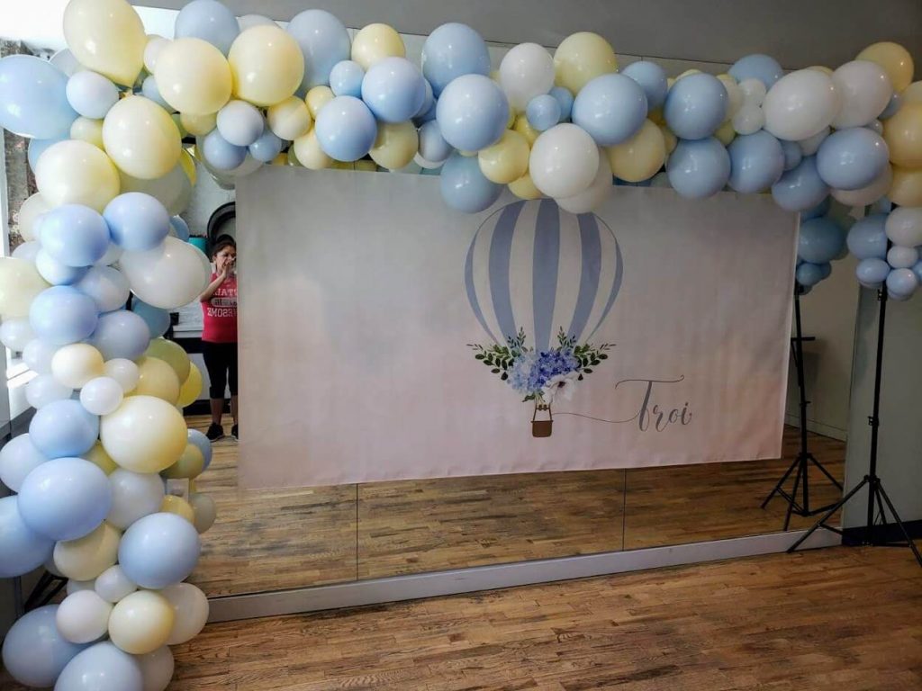 Balloons Lane Balloon delivery in Brooklyn use colors Azure Lemon Chiffon and White balloons Party for arch