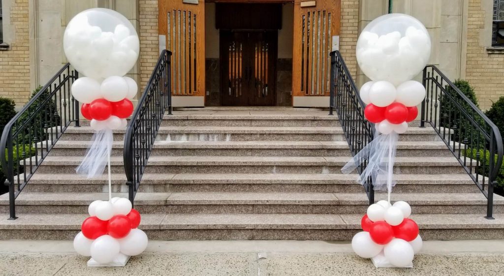 Balloons Lane Balloon delivery Soho in use colors Red white latex balloons for wedding for column