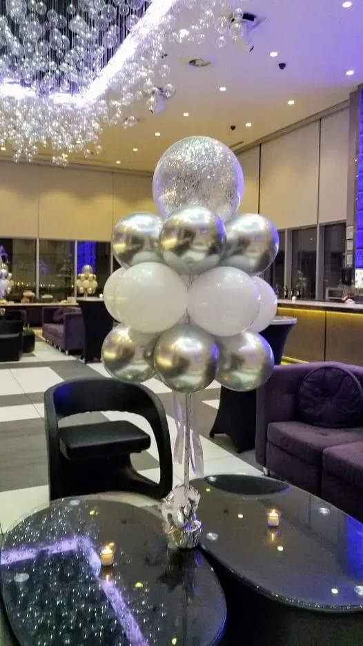 Balloons Lane Balloon delivery Manhattan in use colors White silver chrome latex balloons for clear silver confetti latex balloons Decoration for column
