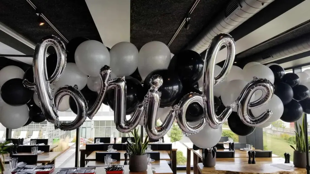 Brooklyn Balloons Lane Balloon delivery in Manhattan use colors black white and silver latex Decoration for Arch