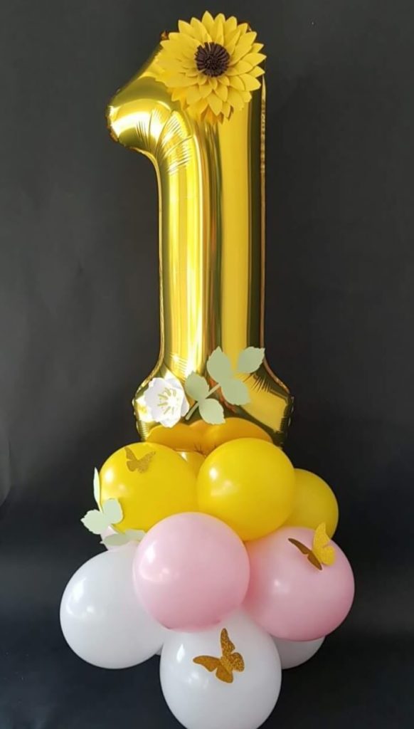 Balloons Lane Balloon delivery Manhattan in using colors White Yellow Pink and Gold balloons With Number 1 in Gold Balloons Column for one year old birthday
